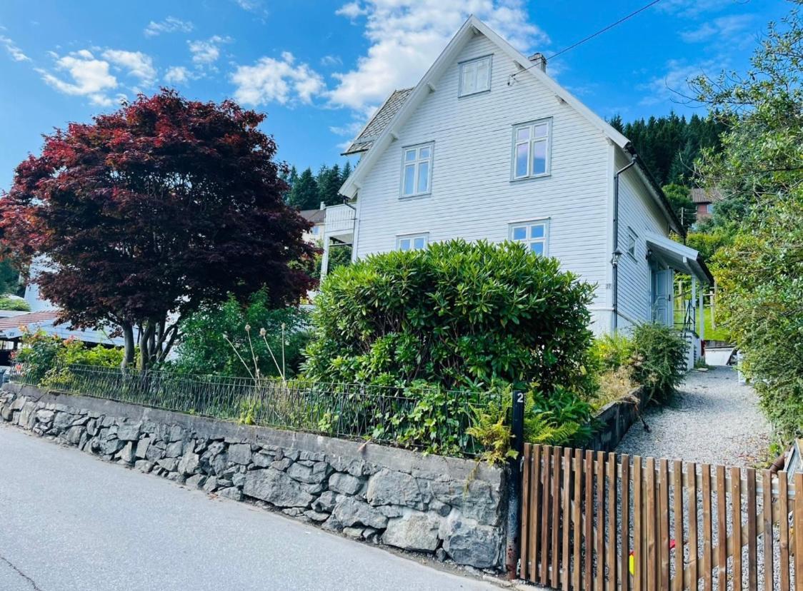 Apartamento Brand New Flat, Parking! Bergen Exterior foto